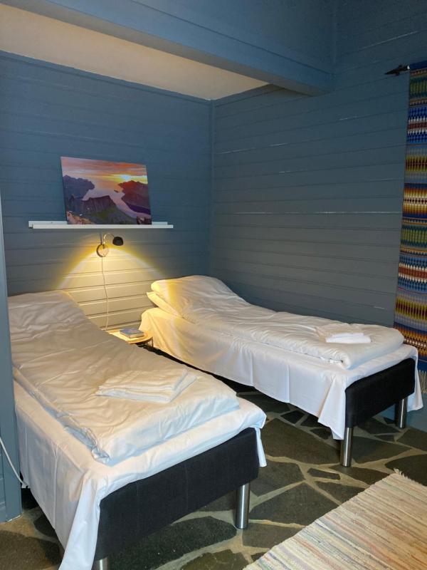 Double or Twin Room with Shared Bathroom image 1