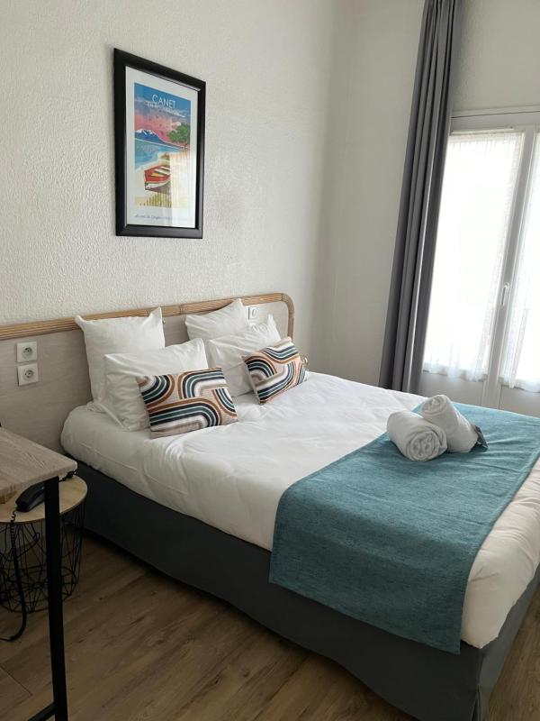 Double Room with City View image 4