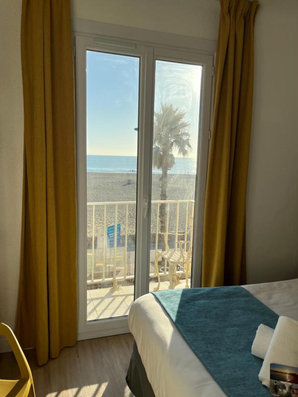 Comfort Double Room with Sea View image 4