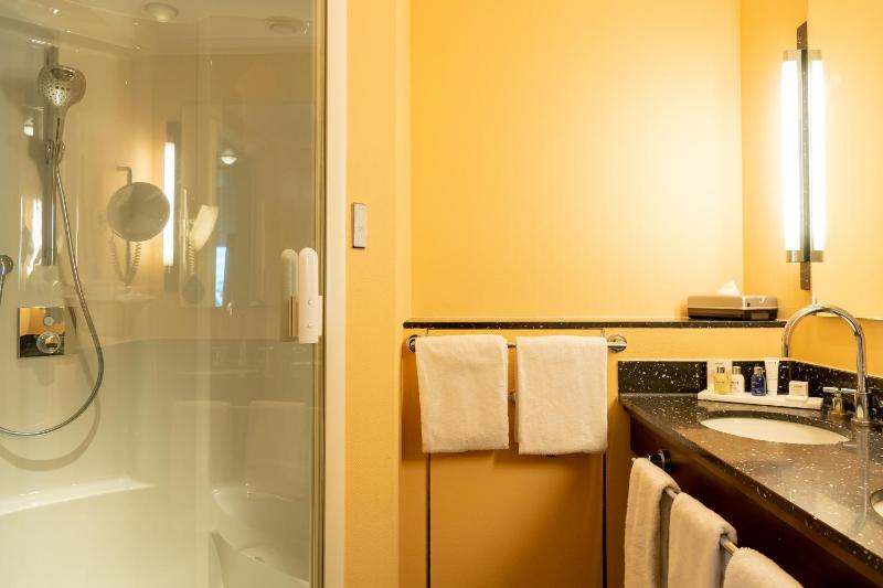Standard Room image 3