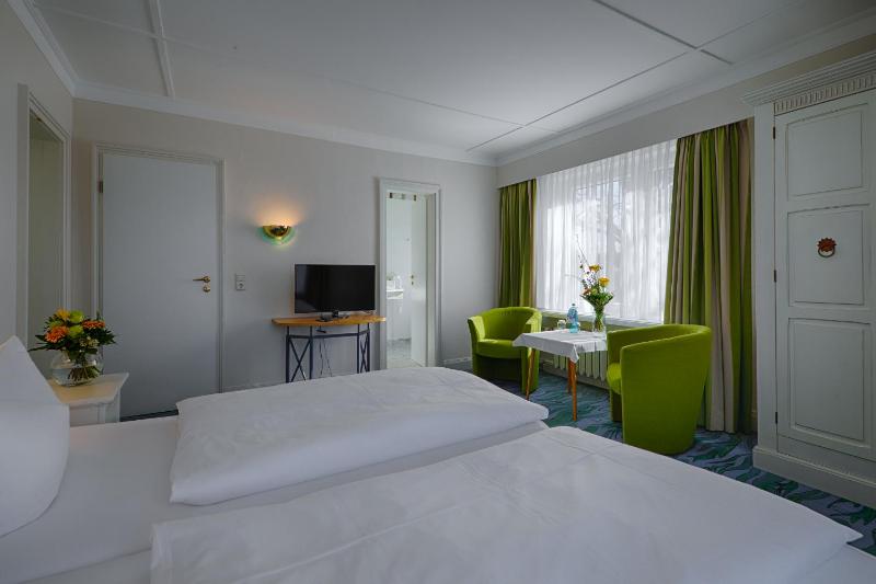 Comfort Triple Room image 4