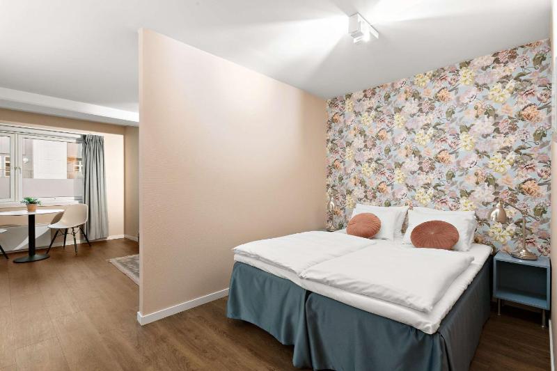 Standard Room - City View image 4