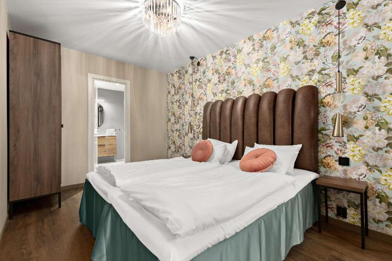Two-Bedroom Apartment - Non-Smoking image 1