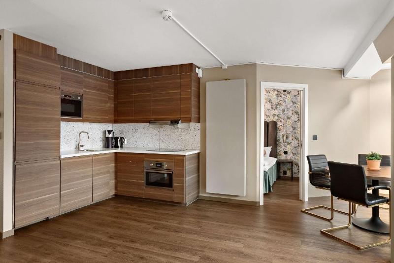 Two-Bedroom Apartment - Non-Smoking image 4