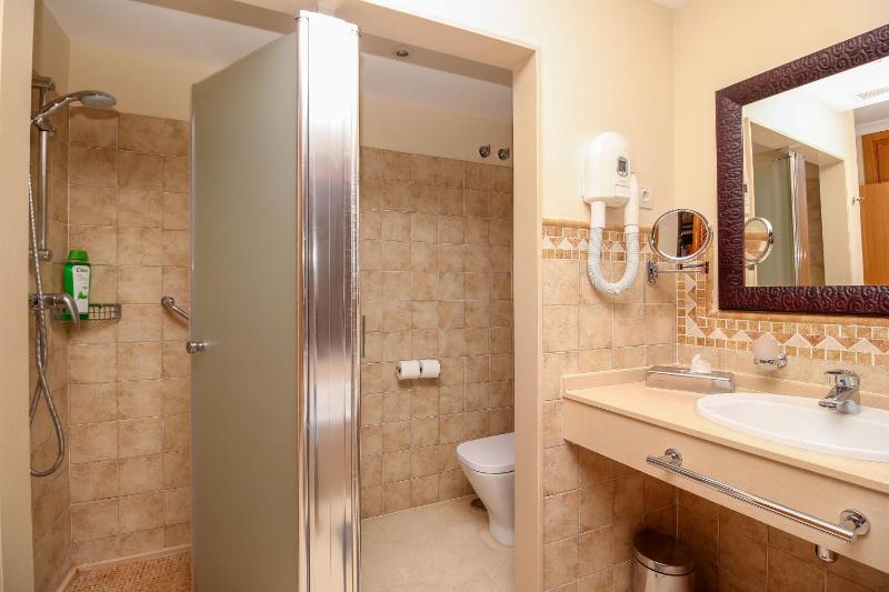 Malibu Mansions with private hot tub - image 19