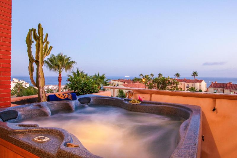 Malibu Mansions with private hot tub - image 21