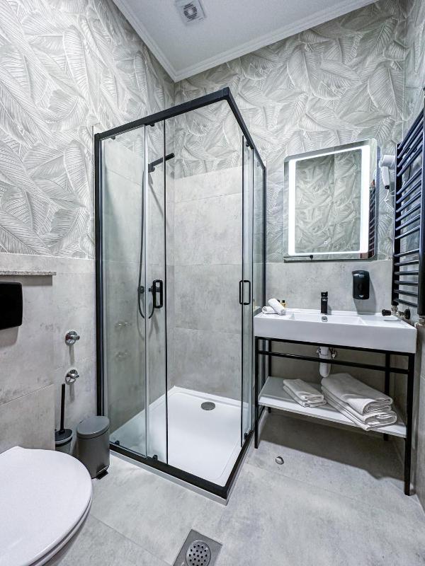 Superior King Room image 2