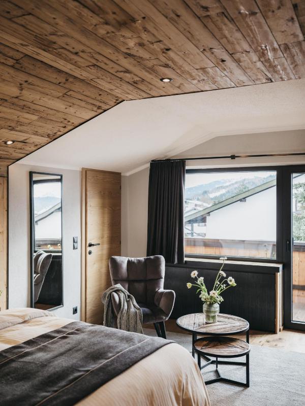 Suite with two bedrooms image 3