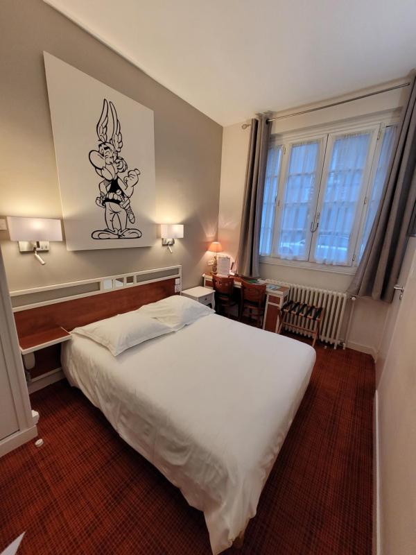 Budget Double Room image 3