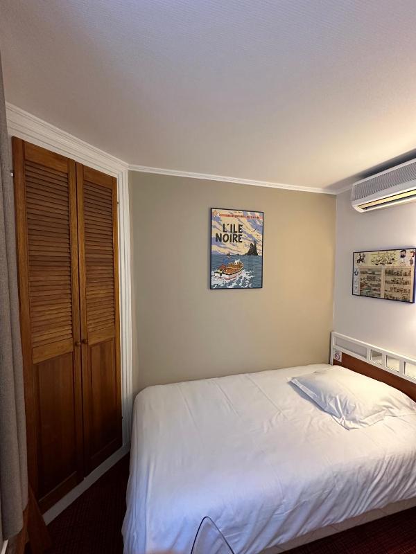 Single Room - Bed 90cm image 3