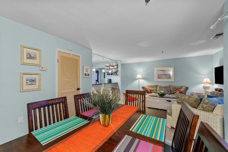 Linda's Beach Shack at the Playa Rana - Pool - 2 blocks from the beach and boardwalk! - image 18
