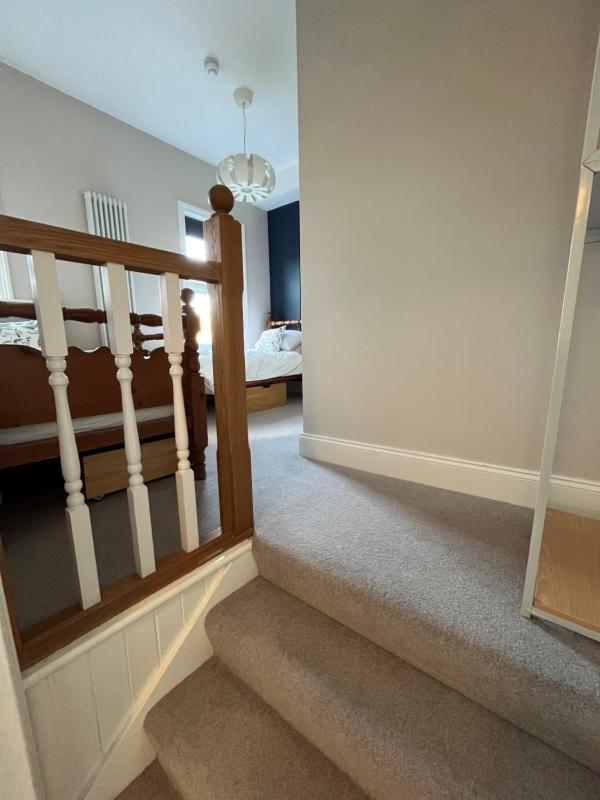 Standard Twin Room with Garden View image 4