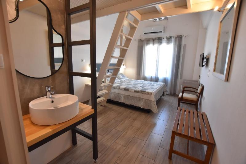 Family loft Studio with Sea view image 1