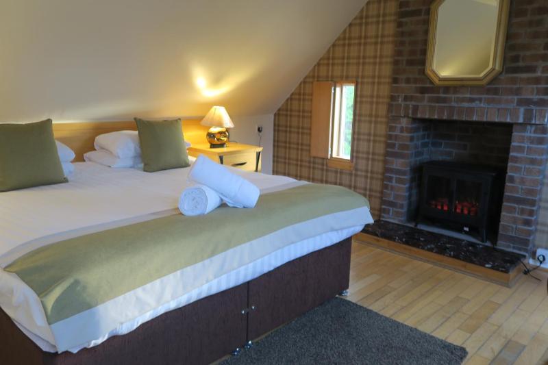 Classic Double Room image 3