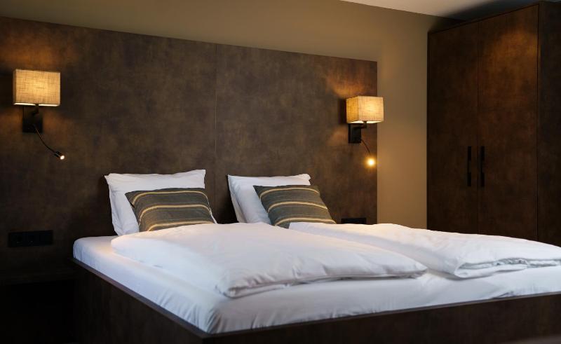 Junior Suite image 2