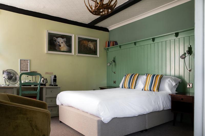 Cosy Double Room image 3