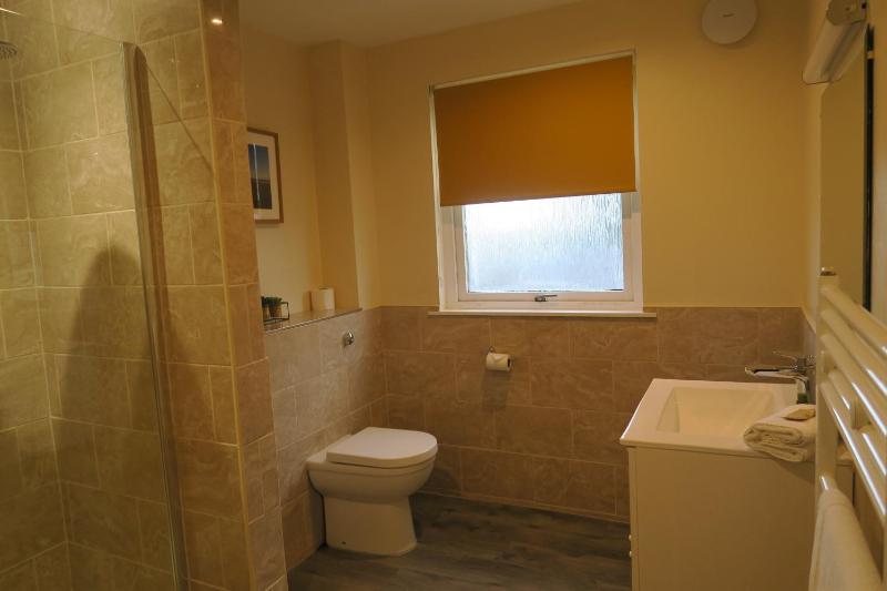 Twin Room image 2