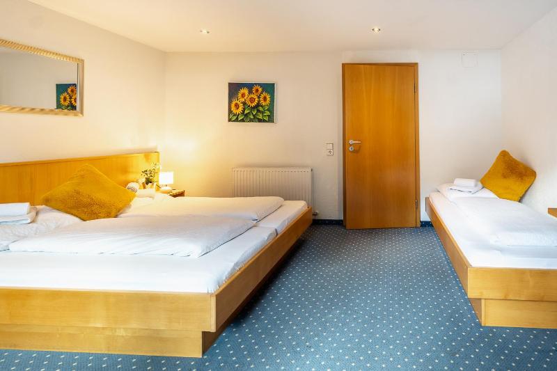 Deluxe Double Room with Balcony image 1