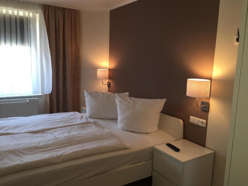 Small Double Room - Ground Floor image 3