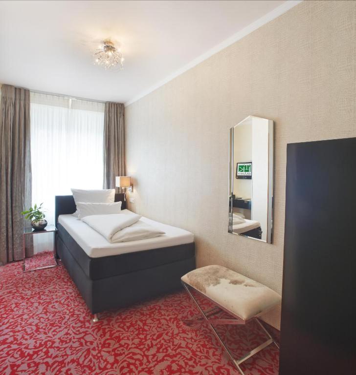 Single Room image 4