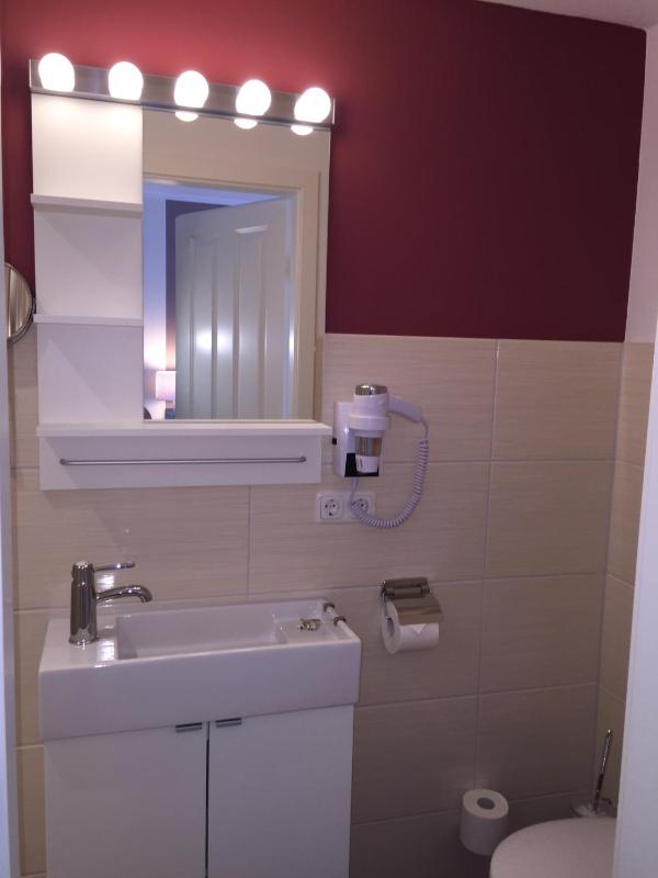 Small Double Room - Ground Floor image 2