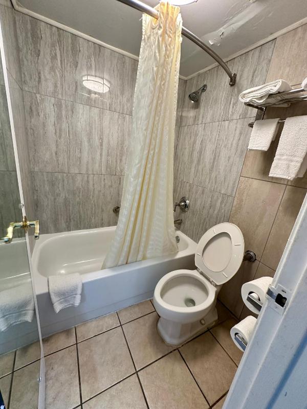 Double Room image 2