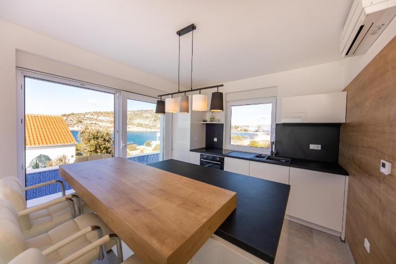 Villa Esquel - Beachfront heated pool - image 2