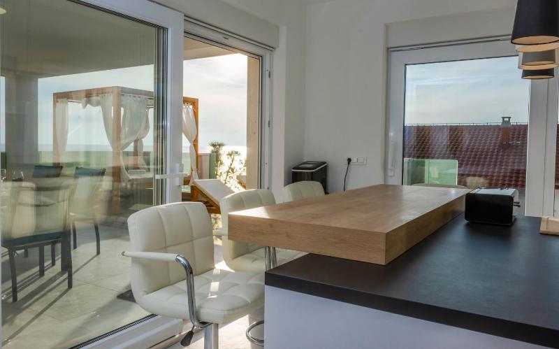 Villa Esquel - Beachfront heated pool - image 18