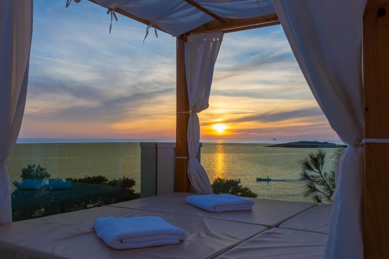 Villa Esquel - Beachfront heated pool - image 20