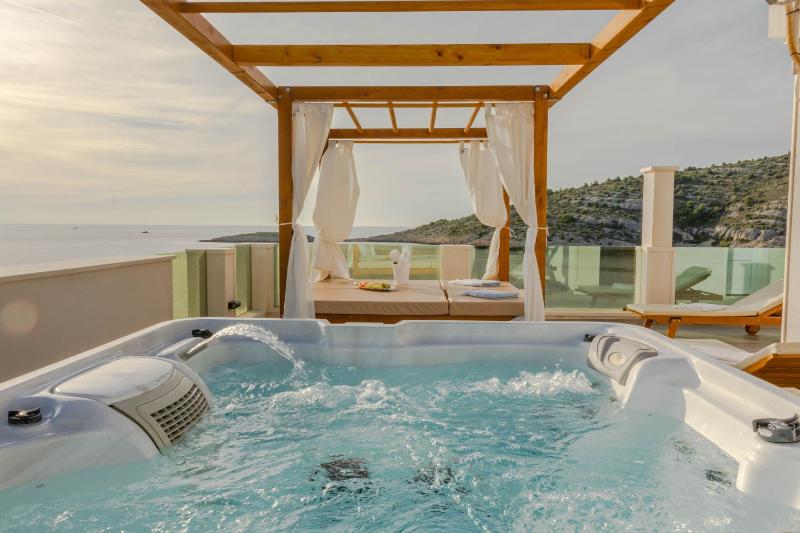 Villa Esquel - Beachfront heated pool - image 29
