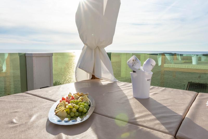 Villa Esquel - Beachfront heated pool - image 21