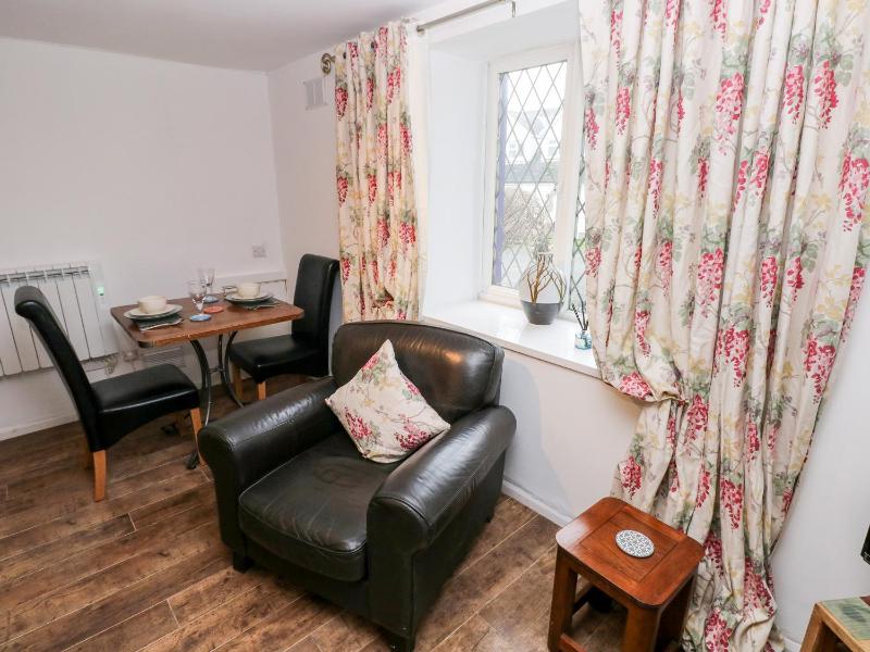 The Coach House - image 20