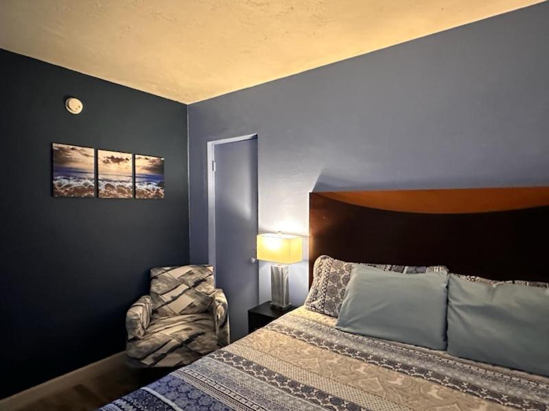 King Room image 4