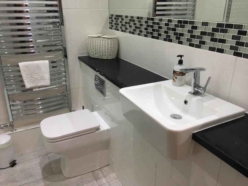 Double or Twin Room with Garden View image 3