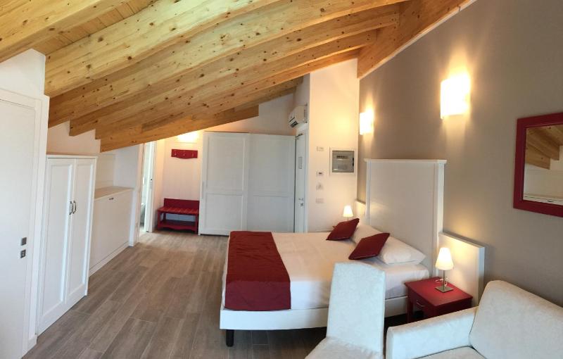 Junior Suite with Lake View image 4