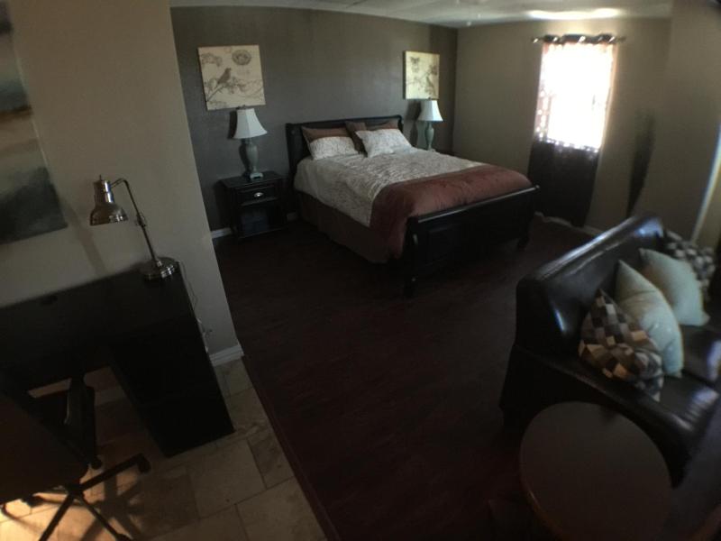 Austin Motor Inn - image 13