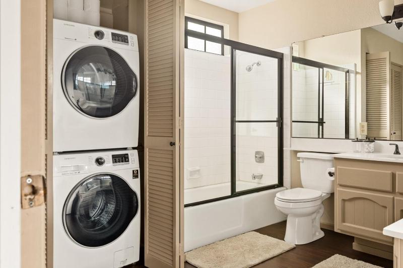 One-Bedroom Apartment image 2