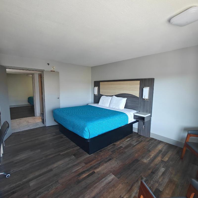 Two-Bedroom Suite image 2