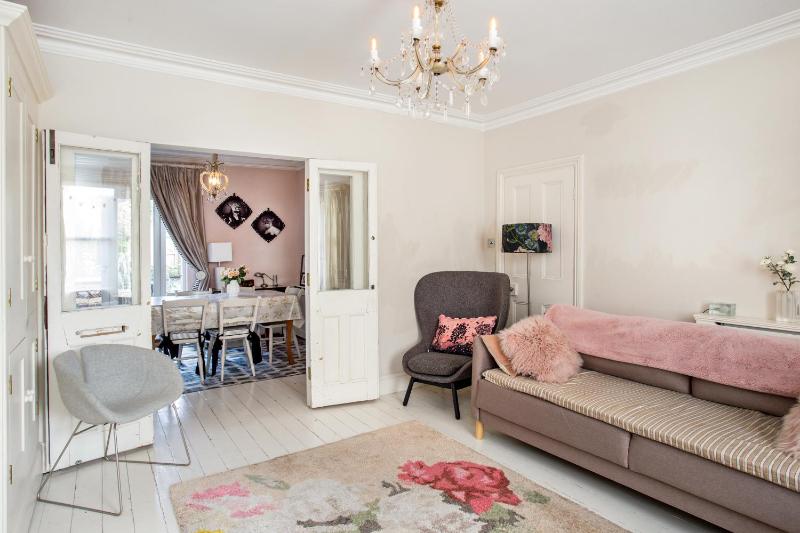 Three-Bedroom House image 4