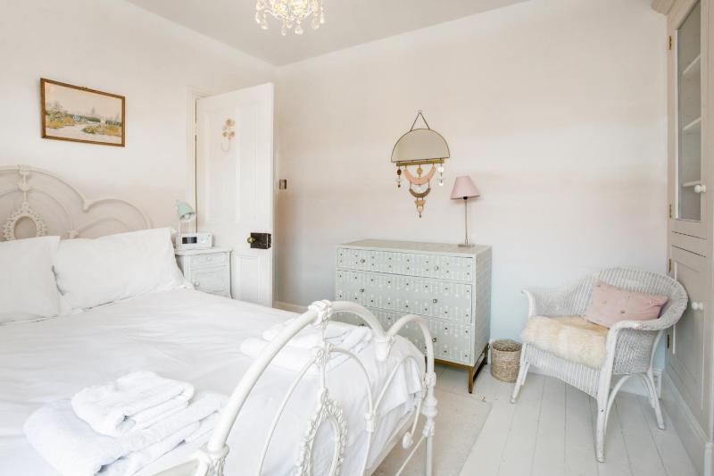 Three-Bedroom House image 2