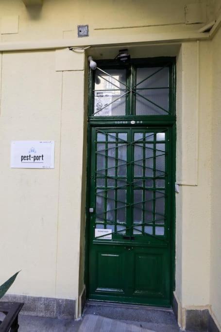 Pest-Port Apartment-ROOM 5 - image 16