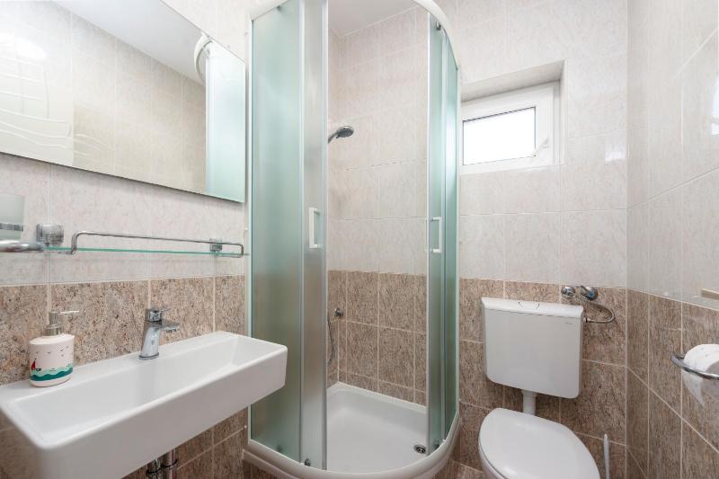 Superior Gallery One-Bedroom Apartment with Balcony and Sea View image 2