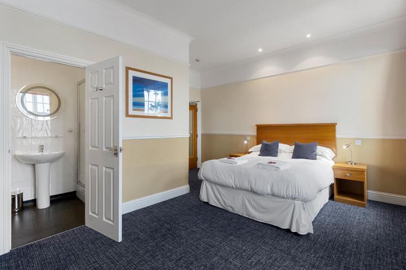 Babbacombe Royal Hotel and Carvery - image 42