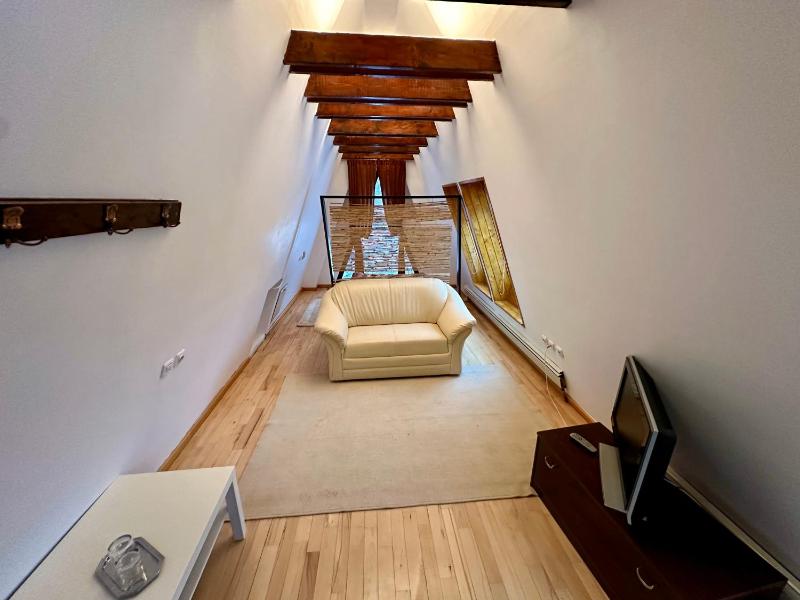 Double Room with Shared Bathroom image 4