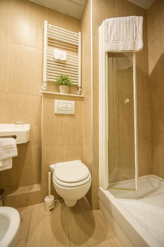 Double or Twin Room image 2