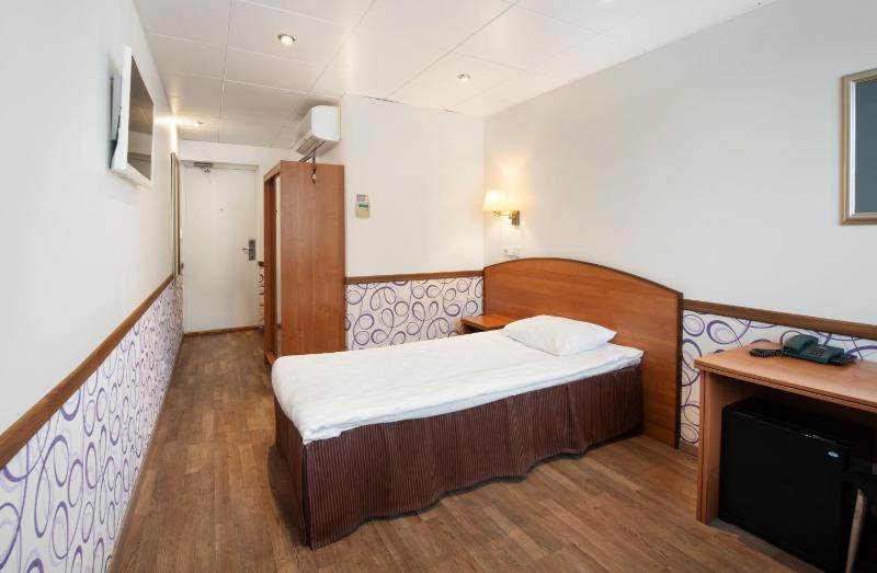 Standard Single Room image 4