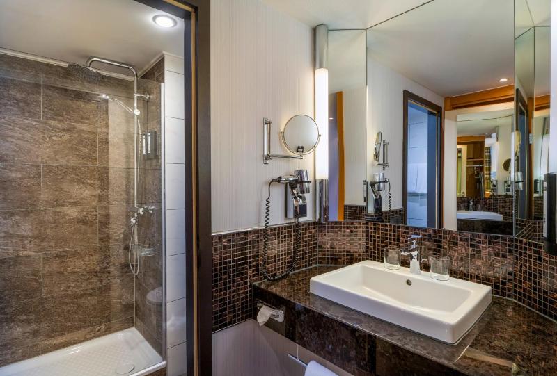 Superior Twin Room image 4