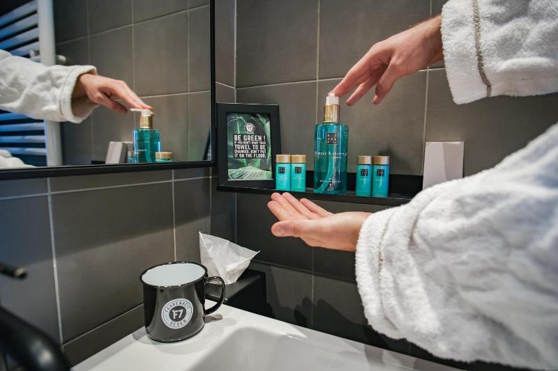 Double Room with Mountain View image 3