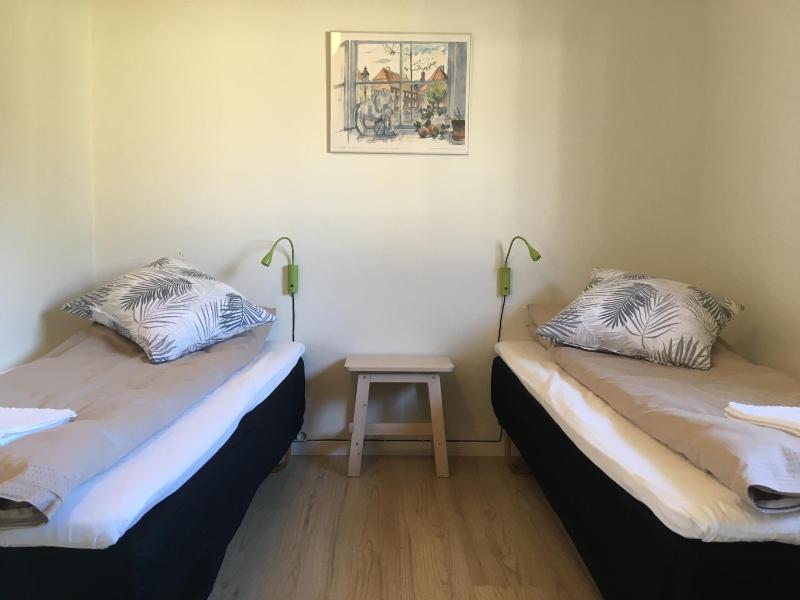 Double or Twin Room with Shared Bathroom image 3