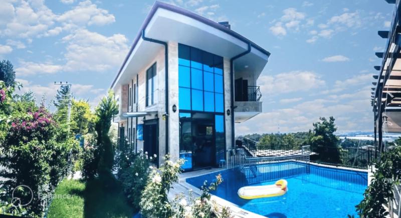 Villa15 Lodge, Five-Star Stay 5BD 5-5BA Beach Access Villa with Pool , Gym, Sauna, Alfresco Dining & Garden Images